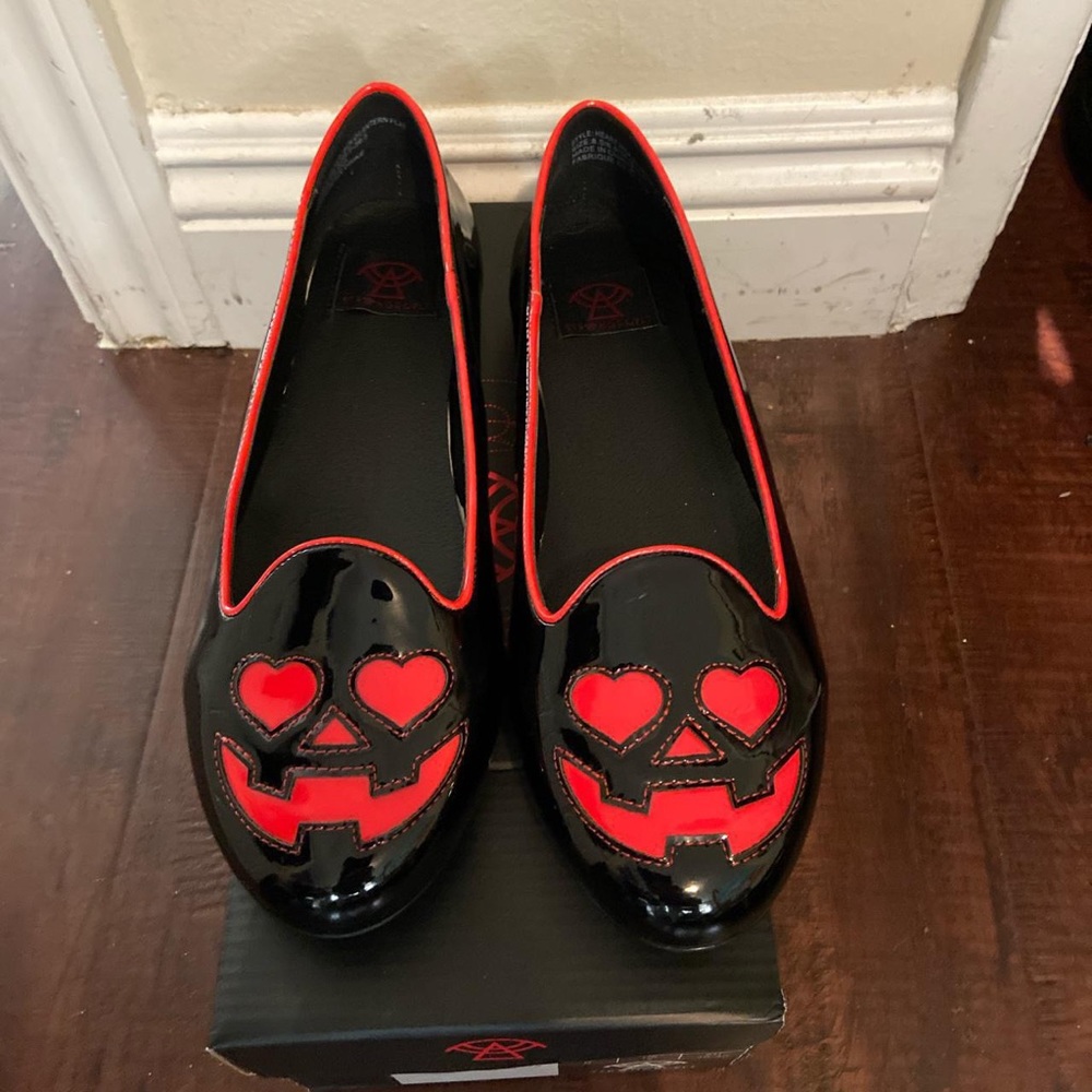 Strange cult shoes